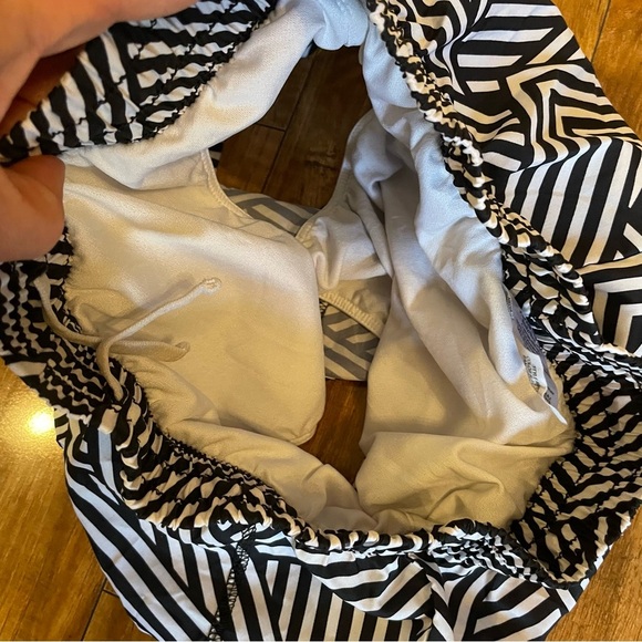 ATHLETIC WORKS Girls Geometric Black White Exercise Shorts Inner Liner 14-16 - Picture 7 of 7